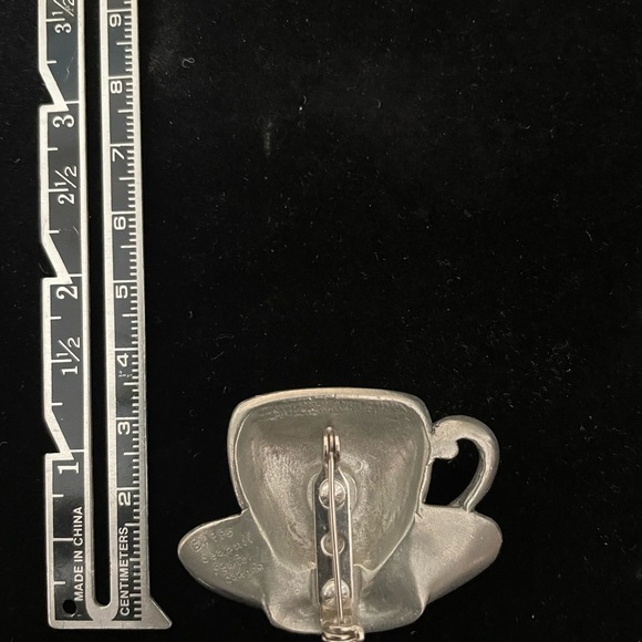 Pewter Teacup & Saucer Brooch/Pin - Picture 2 of 2